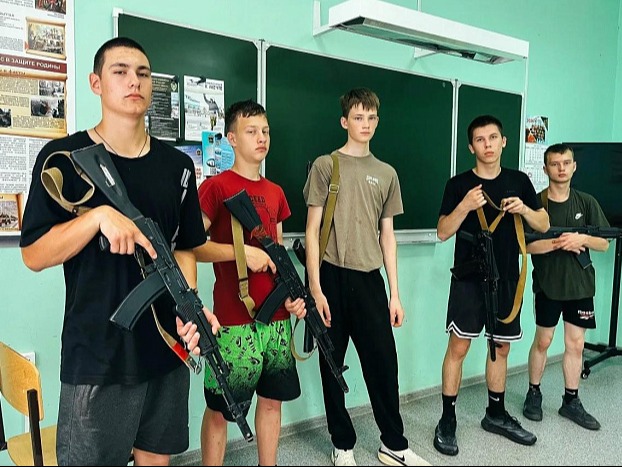 Кировская команда готовится к военно-патриотическим сборам «Гвардеец».