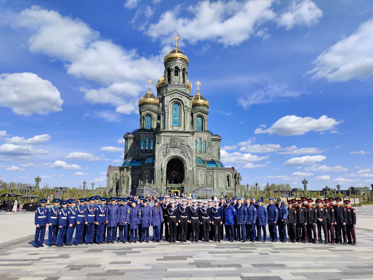 Лучшие воспитанники кадетских корпусов ПФО посетили генеральную репетицию Парада Победы в Москве.