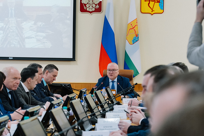Александр Соколов отметил рост финансовых показателей Кировской области.