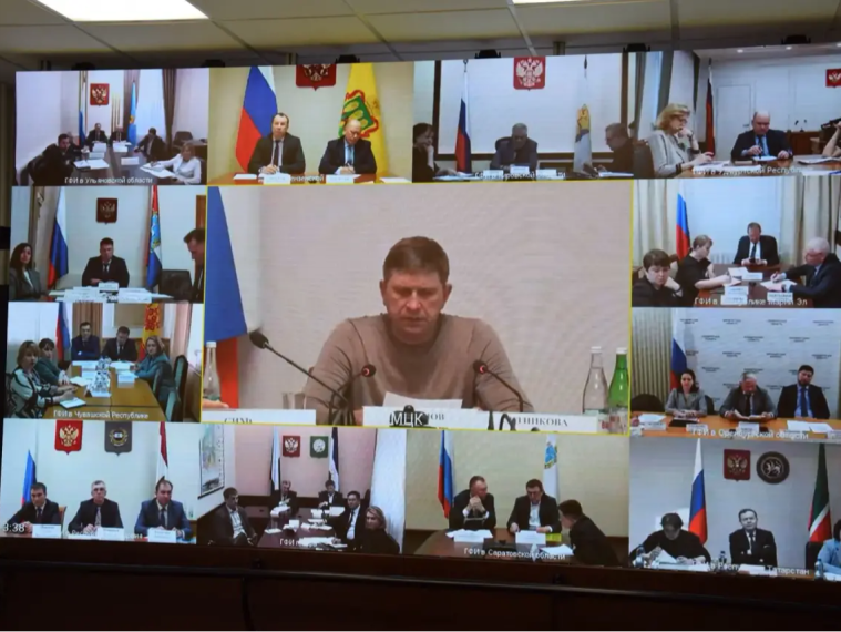 В ПФО обсудили семинары для специалистов, работающих с участниками СВО и их семьями.