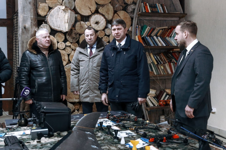 Александр Тихонов ознакомился с БПЛА и военно-патриотическим воспитанием в округе.