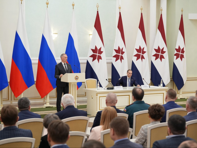 Игорь Комаров представил нового главного федерального инспектора по Республике Мордовия.
